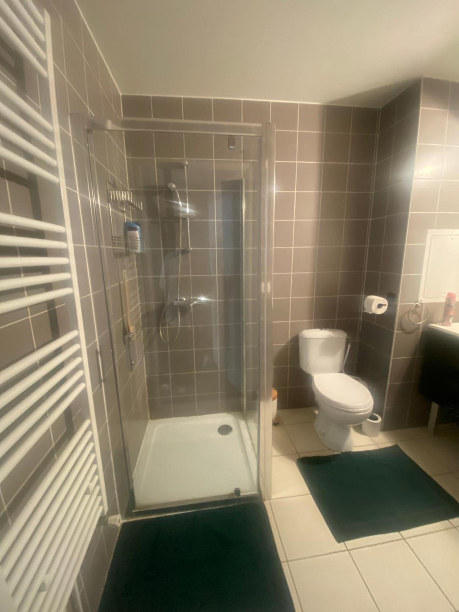 Chambre Privee Sdb Kitchenette Proche De Paris Сент-Уен Екстериор снимка